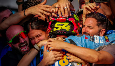 Aldeguer takes stunning maiden Mandalika win as Marquez and Bezzecchi clash