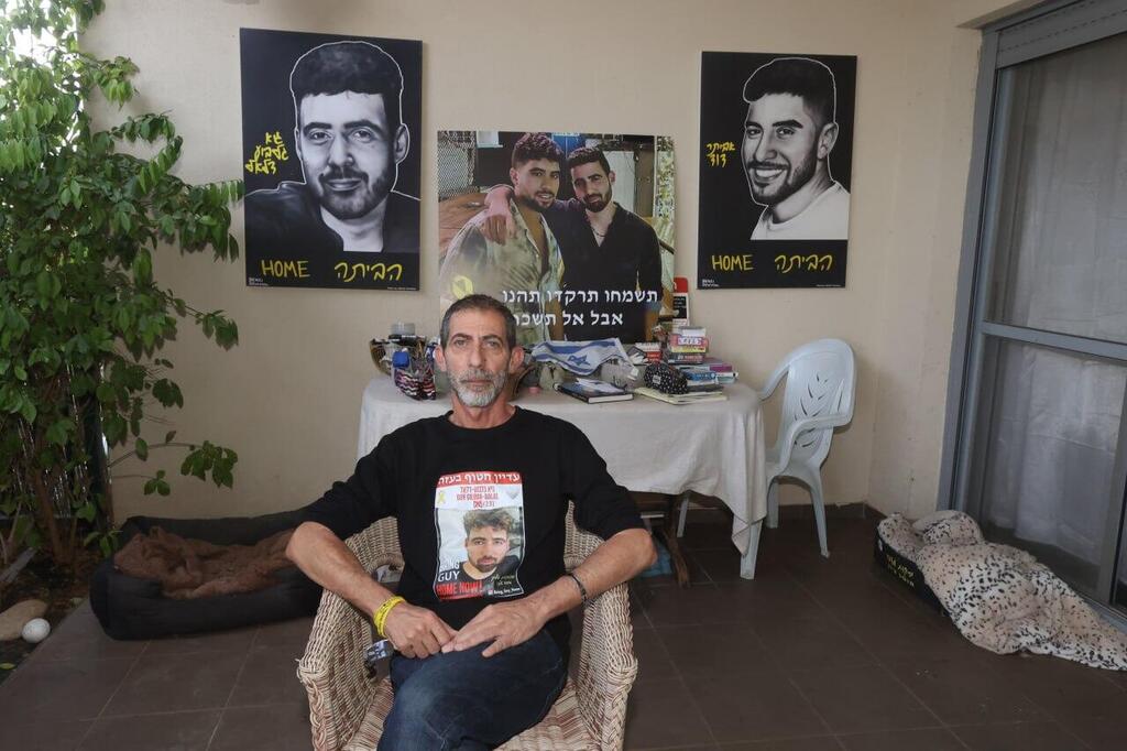 הסוכה של משפחת דלאל שמחכה לשובו של גיא