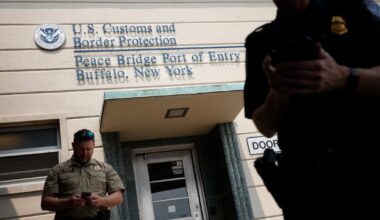 Canadian snowbirds now required to provide fingerprints when entering U.S., officials say - CTV News