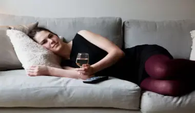 Oncologist explains how alcohol consumption can increase breast cancer risk, says ‘Cut it down or cut it out’