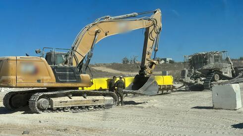 US and Israel weigh dividing Gaza for phased reconstruction