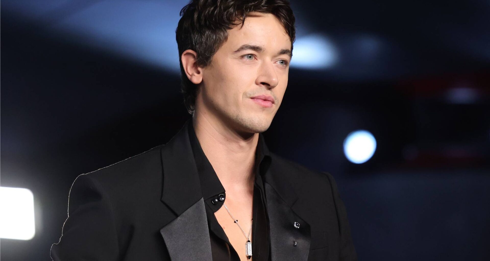 Actor Tom Blyth apologises for calling Cillian Murphy "a British icon"