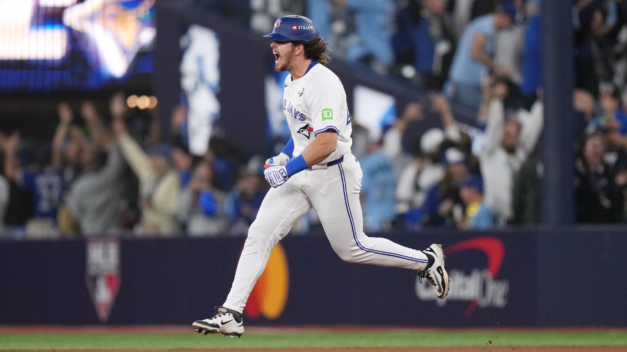 Blue Jays expose Dodgers' weaknesses to take Game 1 of World Series