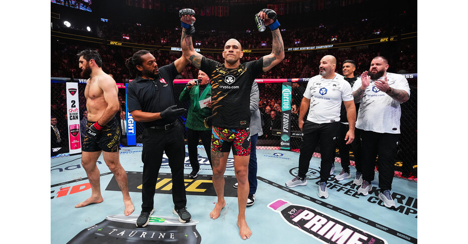 Monster Energy's Alex Pereira Defeats Magomed Ankalaev to Reclaim UFC Light Heavyweight World Championship at UFC 320 in Las Vegas