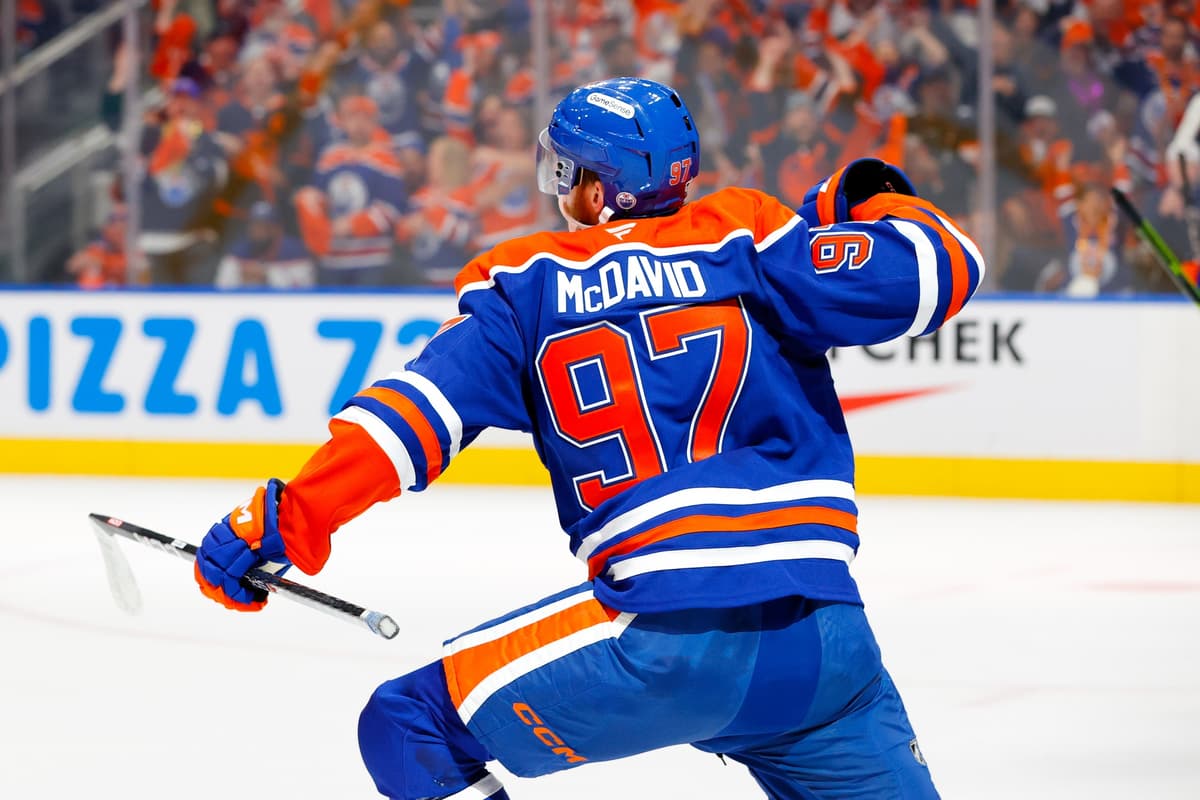 Oilers sign Connor McDavid to two-year contract extension