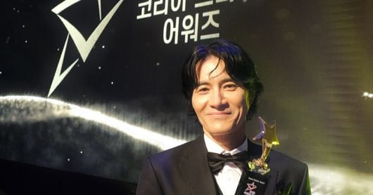 Lee Hae-young Wins Scene Stealer Award for 'Treasure Island' - 조선일보