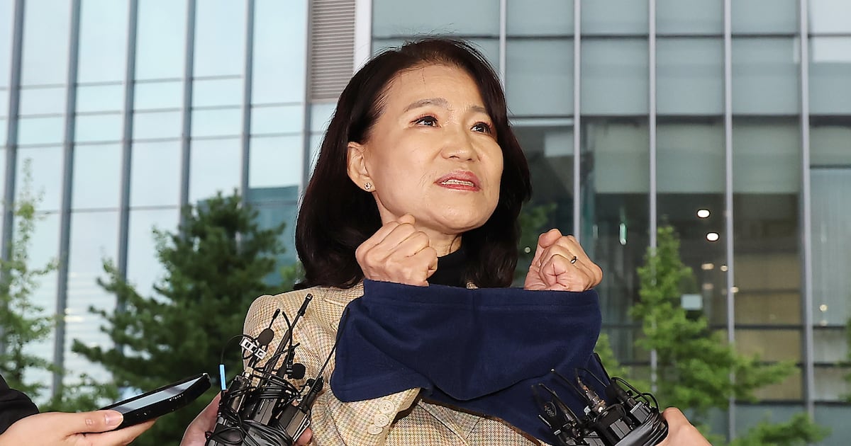 Former KCC Chairperson Lee Jin-sook Arrested Over Political Neutrality Remarks - 조선일보