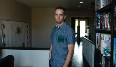 For parents holding off on giving their kids a smartphone, the peer pressure is real