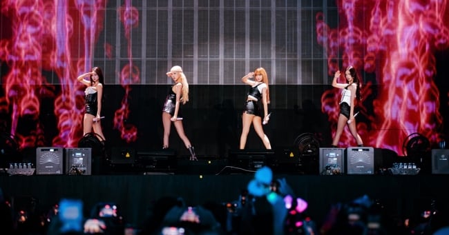 BLACKPINK Dazzles Kaohsiung, Kicks Off Asian Tour - 조선일보