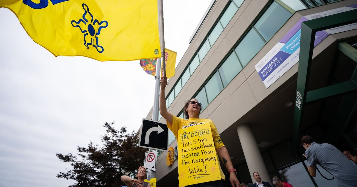 B.C.’s striking public service workers ‘puzzled’ by finance minister’s comments - CTV News