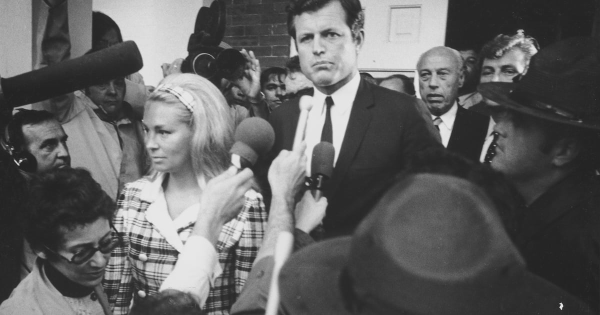 Joan Kennedy, who married into a political dynasty, dies at 89 – The Irish Times