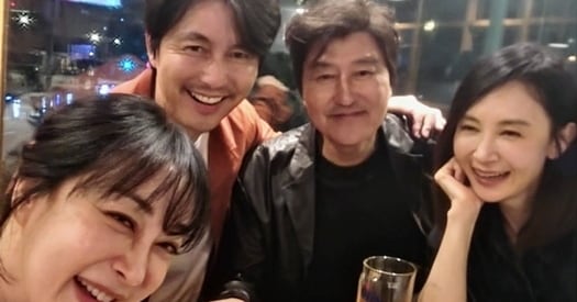 Jung Woo-sung Returns with Mustache in Disney+ Series - 조선일보