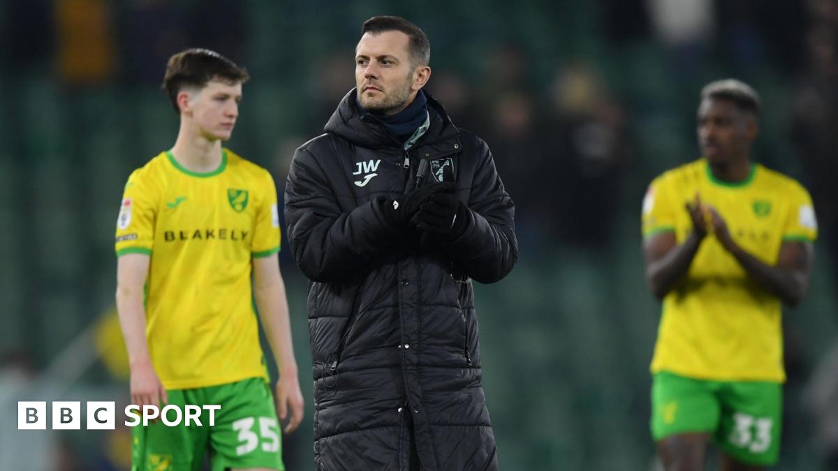 Northern Ireland celebrate Trai Hume's goal