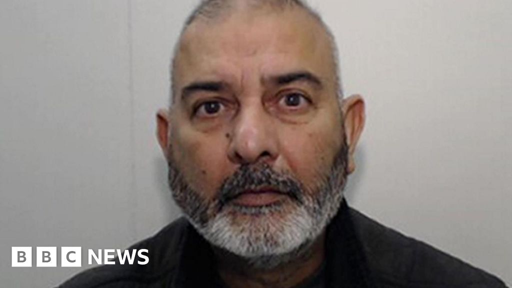 Ringleader of Rochdale grooming gang jailed for 35 years