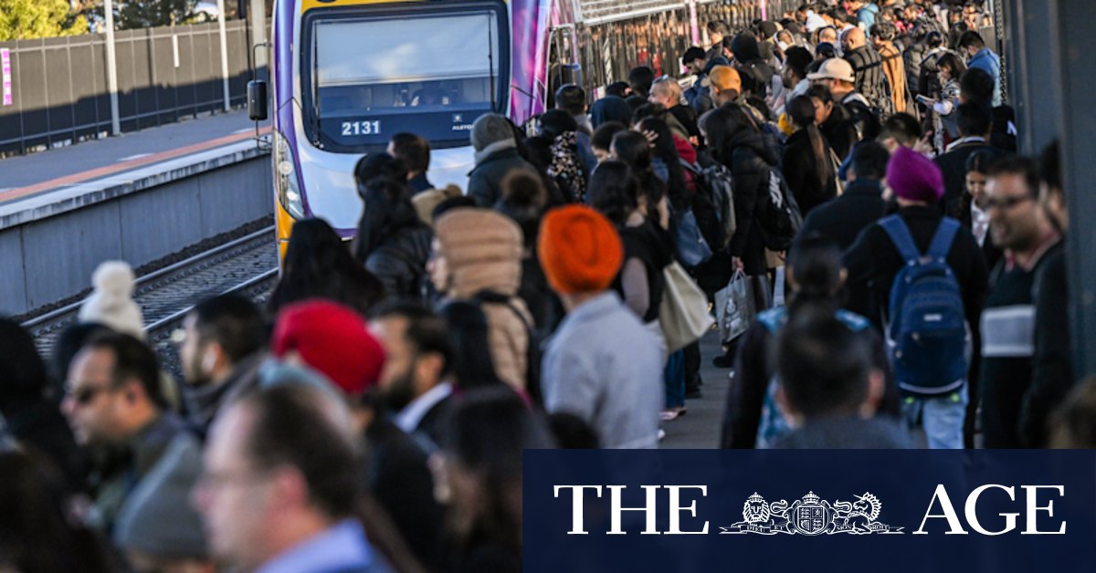 Melbourne Metro 2 tunnel in western, north-eastern suburbs shelved in favour of Suburban Rail Loop