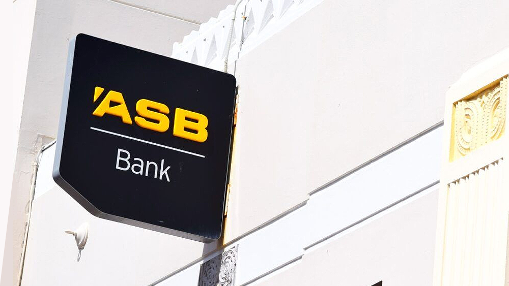 ASB to pay $135.6m to settle class action, ANZ fighting on