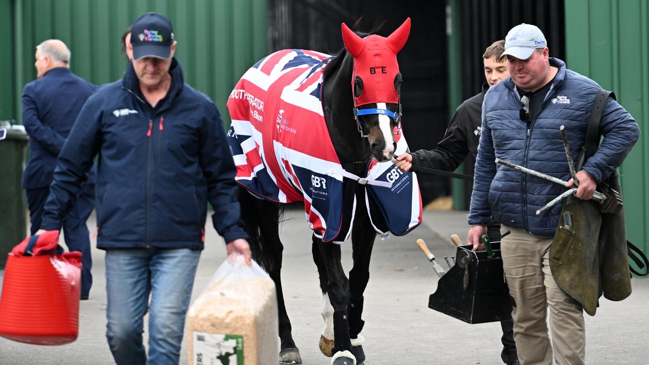 Melbourne Racing: Geelong Cup Day