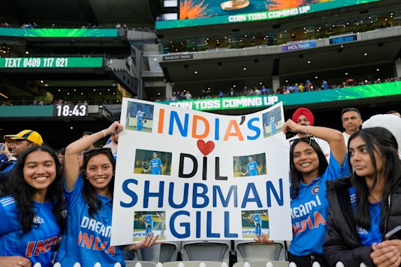 Indian fans praise Shubman Gil.