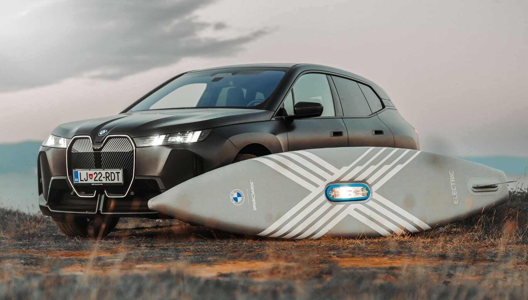 BMW enters the water with electric paddleboard