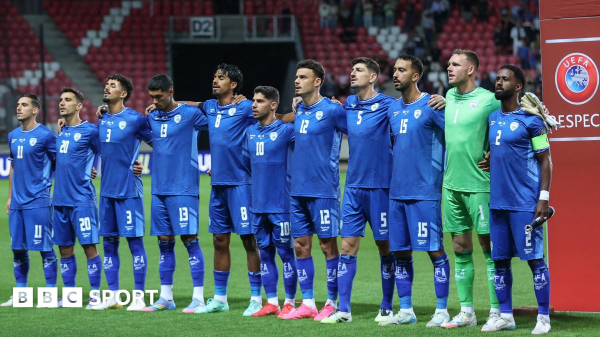 The Israel team before the game against Italy