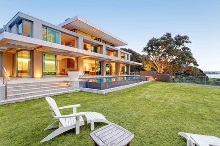 Waterfront Herne Bay is home to some of the country's most expensive houses. Photo / Chris Tarpey