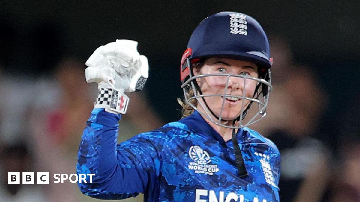 Northern Ireland celebrate Trai Hume's goal