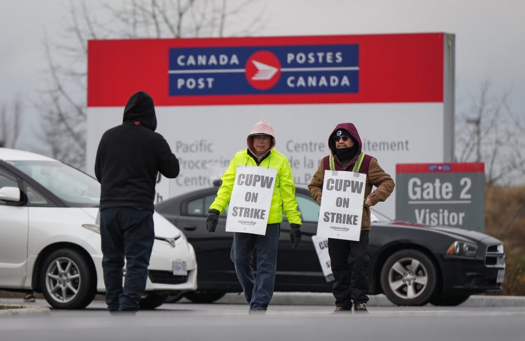 Canada Post union switching from countrywide to rotating strikes