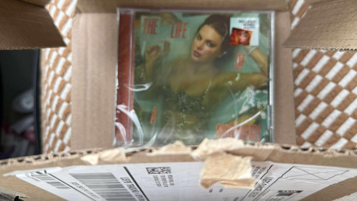 Taylor Swift fans report missing signed CDs from orders