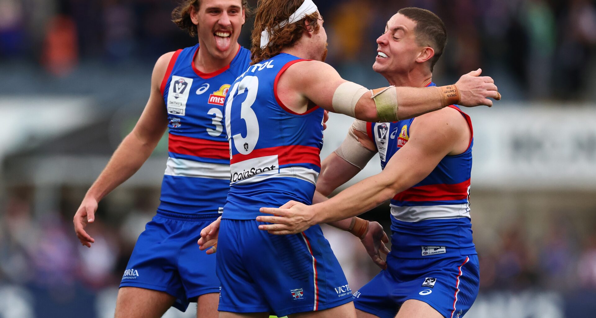 One more year for Bulldogs pair after season on the fringes