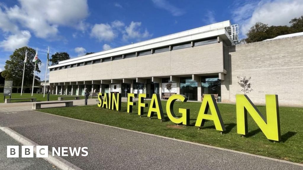 Police checked museum security week before gold jewellery stolen