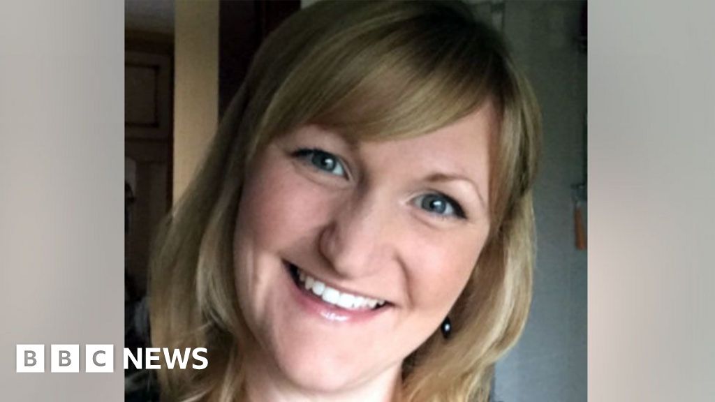 Surgeon whose failures contributed to several deaths continues to work for NHS