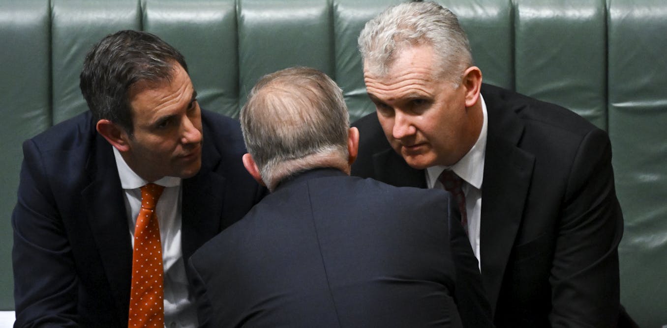 Master communicator vs master tactician, the race between Chalmers and Burke