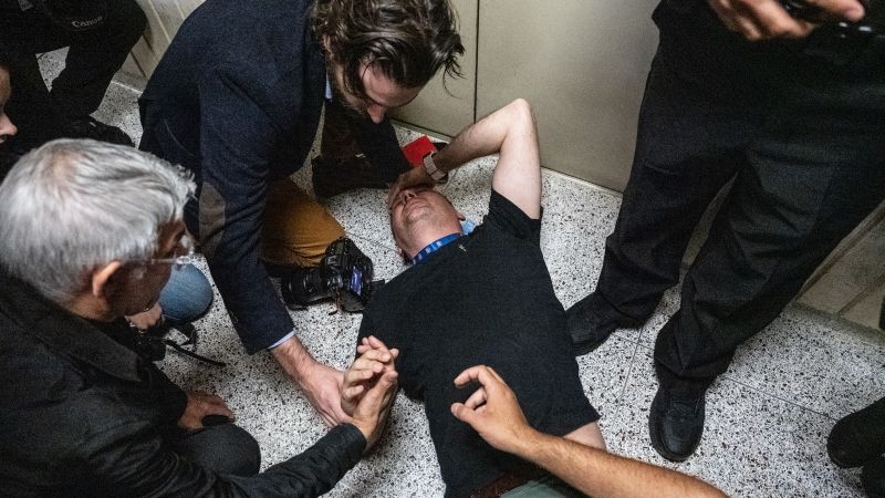 Journalists grabbed, shoved by ICE agents in New York immigration court, video shows