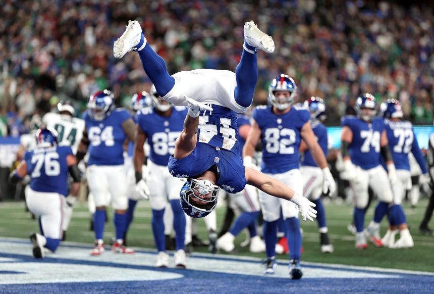 Skattebo scored three touchdowns in the Giants' win over the Eagles.