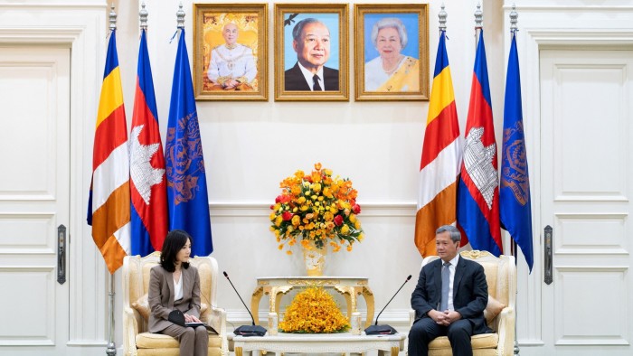 Cambodia’s Prime Minister Hun Manet, right, and South Korea’s Second Vice Foreign Minister Kim Jin-a at the Peace Palace in Phnom Penh