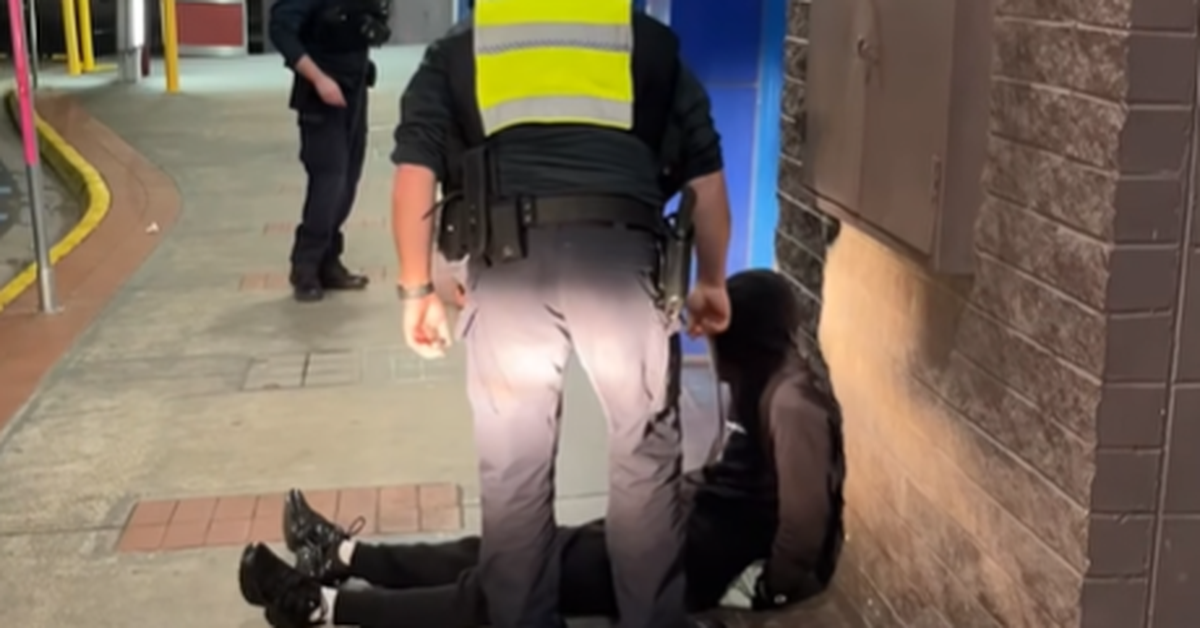 Teenagers charged with attempted carjacking, delivery driver allegedly threatened during separate incidents in Melbourne