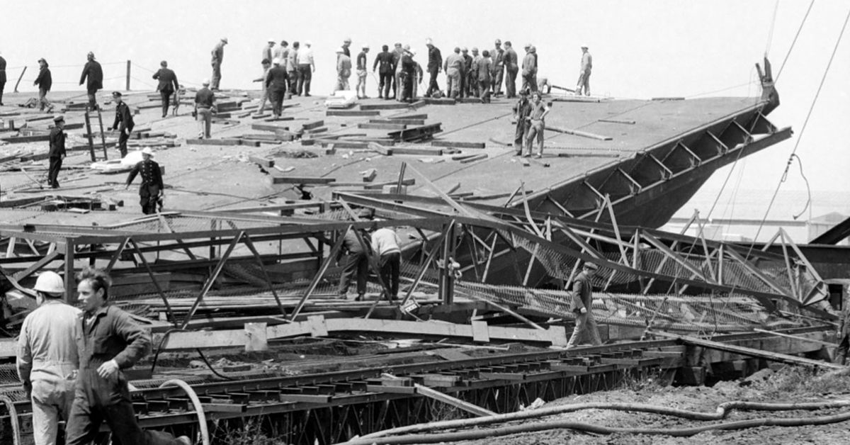 Today in History - October 15: Tradies heard thunderous crack before huge concrete slab fell on them