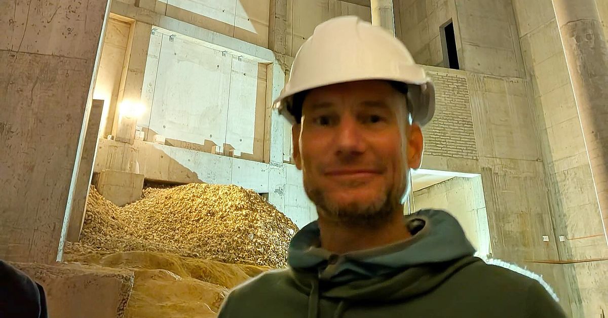 Sculpture worker Yuri Humeniuk claims he was sacked after safety alarm