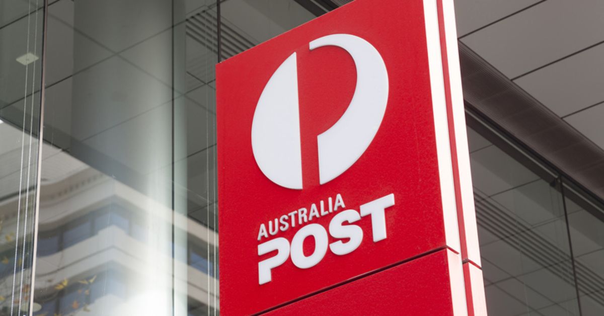 Five hospitalised after 'prohibited substance' in parcel sparks chemical leak at Townsville and Charters Towers