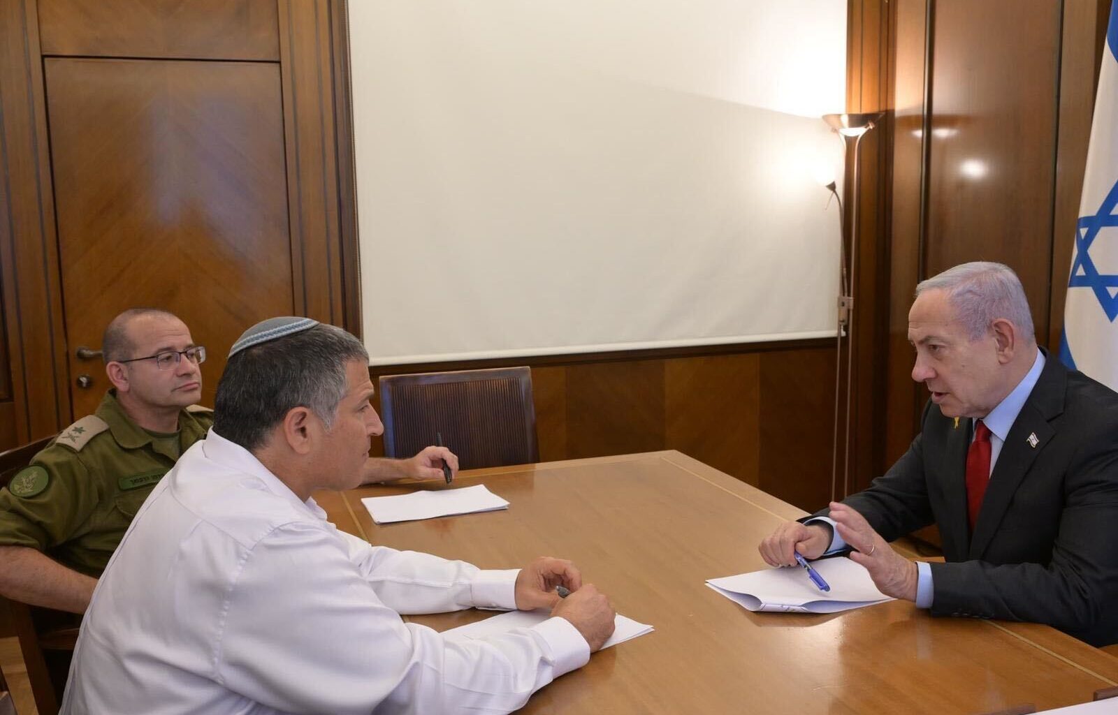 Zini takes reins of Shin Bet as predecessors challenge 'unreasonable' appointment