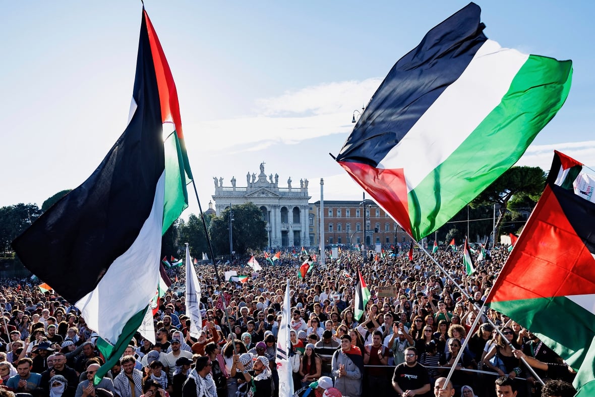 People rally in support of Palestine in Rome
