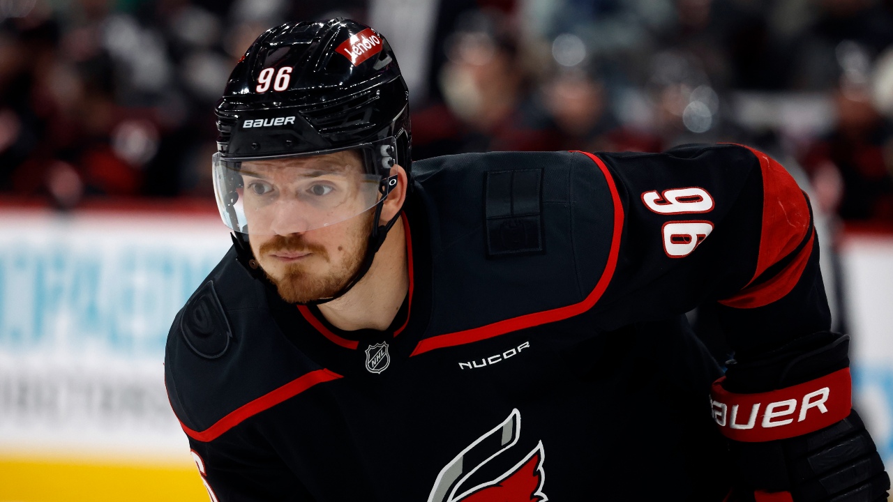 Oilers shake up lineup as Roslovic debuts, Mangiapane moves up