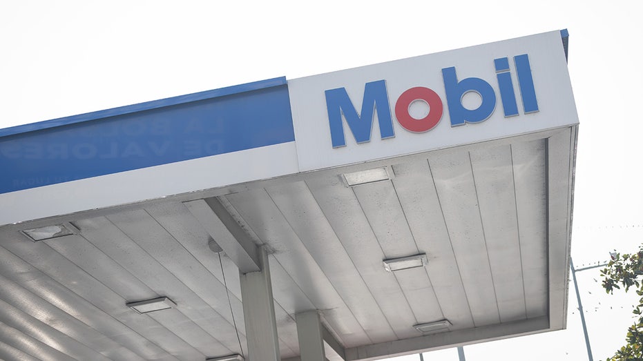 Mobil station in California