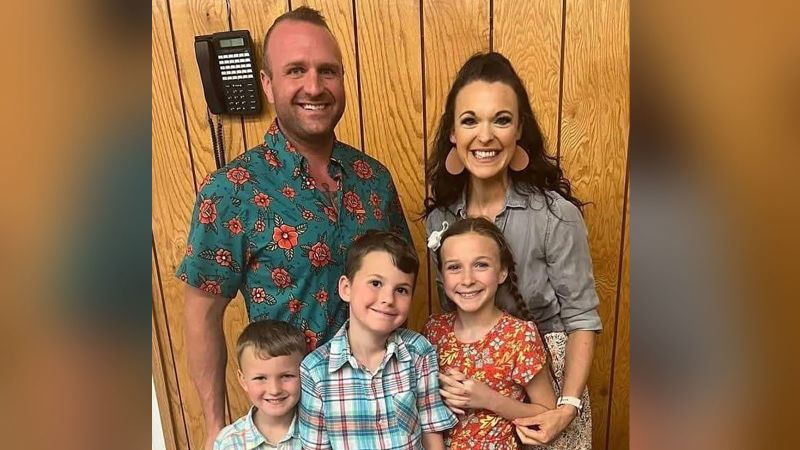 4 family members of Illinois governor candidate killed in Montana helicopter crash, campaign says