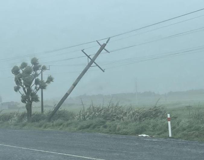 Thousands still without power, Clutha extends state of emergency