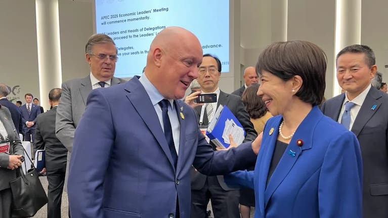 Prime Minister Christopher Luxon and his Japanese counterpart, Sanae Takaichi. 