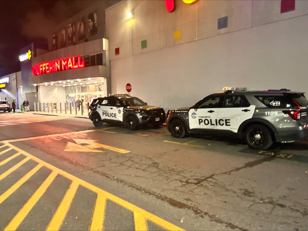 Police investigating smash-and-grab robbery at Dufferin Mall