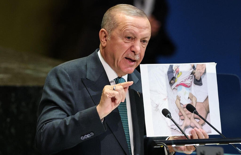 נשיא טורקיה ארדואן מציג תמונה מעזה בעצרת הכללית של האו"ם בניו יורק