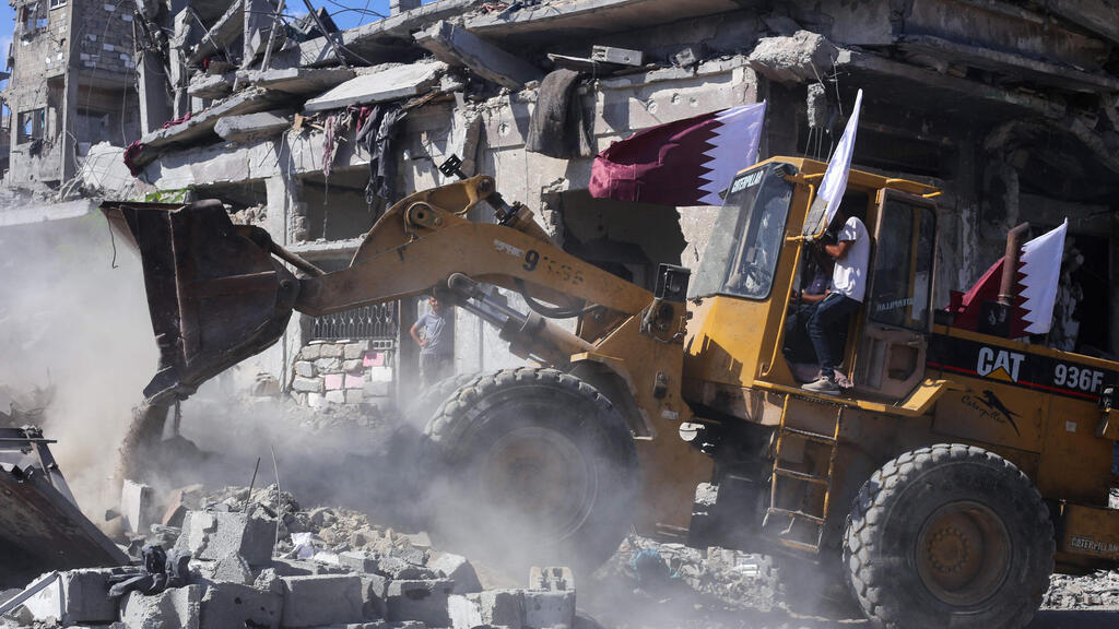 הטרקטורים בחסות קטאר כבר ברחובות עזה