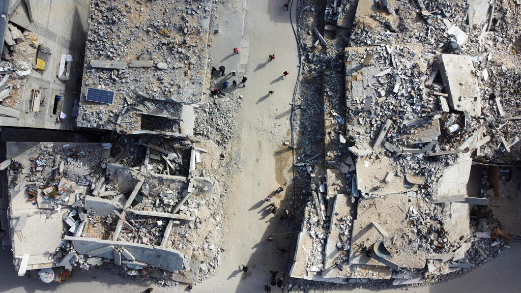 צילום רחפן מהריסות חאן יונס